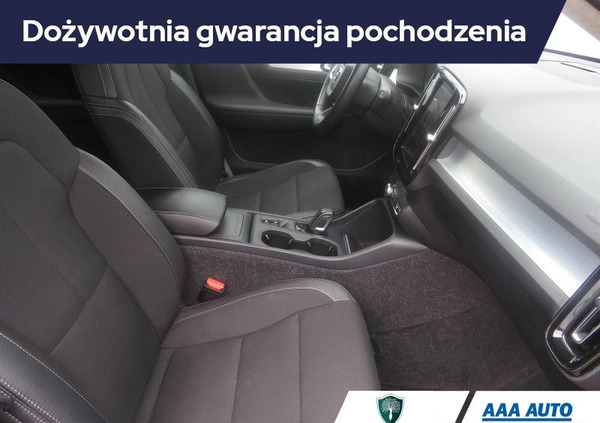 Volvo XC 40 cena 121001 przebieg: 99261, rok produkcji 2019 z Dzierzgoń małe 211